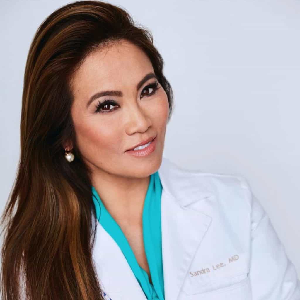 Dr. Pimple Popper “Sandra Lee” Net Worth